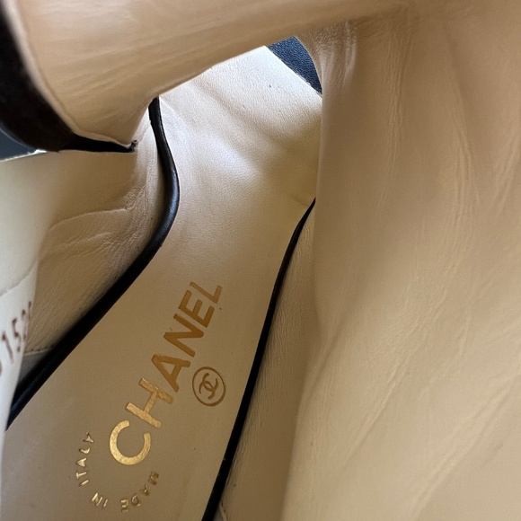 CHANEL Black Lambskin Peep-Toe Booties Chain Trim CC Heel Sz 39 Italy Chic - Picture 10 of 16